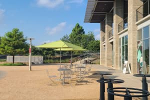 listings.show.sections.photos.alt