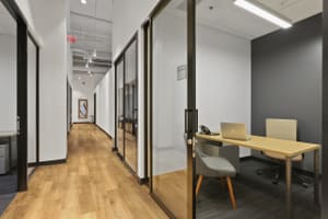 listings.show.sections.photos.alt