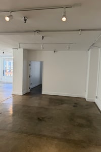 listings.show.sections.photos.alt