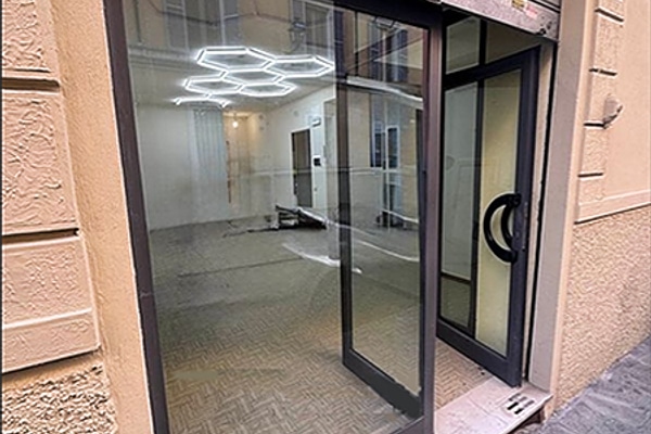 Photo of Occhio di vetrina in centro storico/ Shop window in the historic center