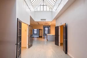 listings.show.sections.photos.alt