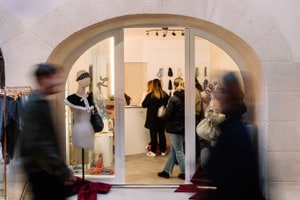 Pop-up store en rez-de-chaussée, centre historique de La Rochelle, à deux pas du Vieux-Port, photo 2