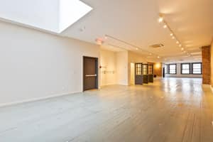 listings.show.sections.photos.alt