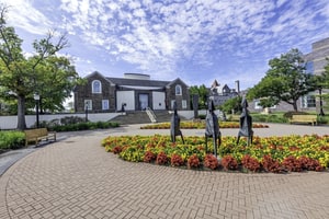 Stone Museum with Sculpture Garden for Receptions in Collegeville, up to 100 Guests, foto 3