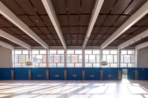 Bâtiment moderniste des années 1960, gymnase et cours, Paris 19e, 相片 4