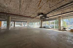 listings.show.sections.photos.alt