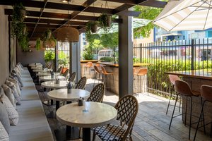 listings.show.sections.photos.alt