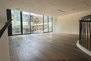 listings.show.sections.photos.alt
