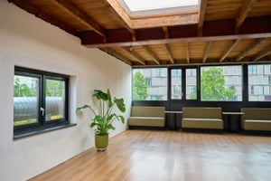 100 m² Mirrored Workshop Studio with Canal View in Amsterdam, foto 3