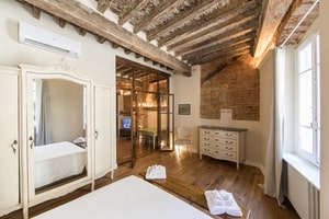 listings.show.sections.photos.alt