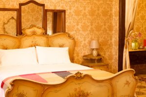 listings.show.sections.photos.alt