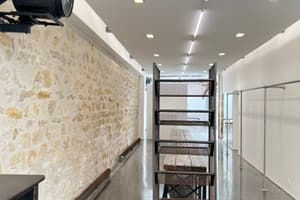 listings.show.sections.photos.alt