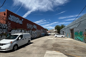 listings.show.sections.photos.alt