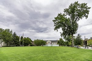 Open Campus Lawn for Outdoor Events in Collegeville, foto 2