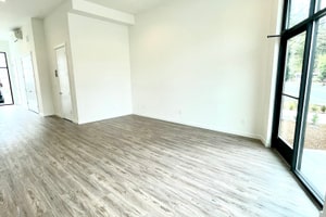 listings.show.sections.photos.alt