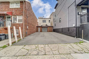 listings.show.sections.photos.alt