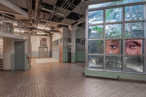 Grand atrium en béton avec escaliers, verrière et terrasses, Paris 13e, 相片 5