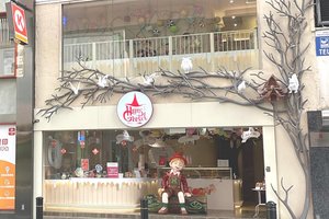 Rare Ground Floor Shop in Causeway Bay for Lease, photo 1