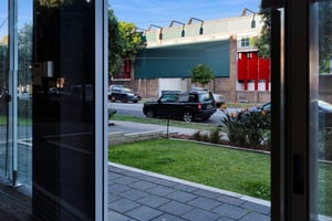 99 m² Retail Showroom with 10 m Glass Frontage in Alexandria, Sydney, 사진 5