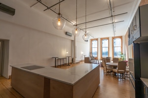 listings.show.sections.photos.alt