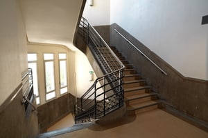 Bâtiment historique à rotonde, coupole en pavés de verre et cour intérieure, Paris 15e, 相片 3