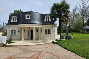 listings.show.sections.photos.alt