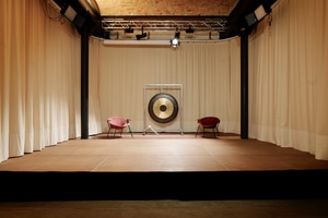 listings.show.sections.photos.alt