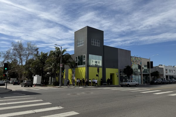 High-End Pop-Up Space on Melrose Avenue