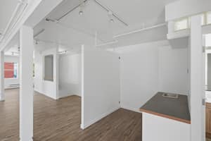 listings.show.sections.photos.alt