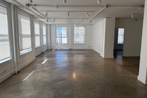 listings.show.sections.photos.alt