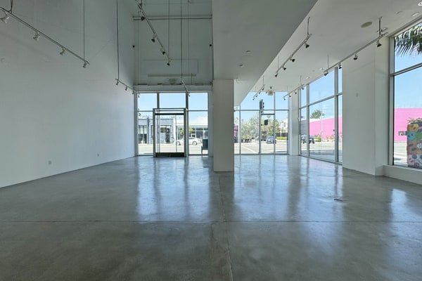 High-End Pop-Up Space on Melrose Avenue