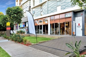 99 m² Retail Showroom with 10 m Glass Frontage in Alexandria, Sydney, 사진 6
