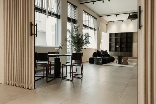 Ground floor design-focused event & lounge space with private courtyard in the heart of Porta Venezia