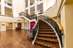 listings.show.sections.photos.alt