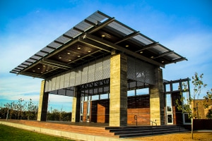 listings.show.sections.photos.alt