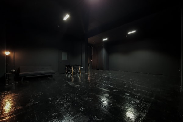 Unique studio - 750 sq ft, with 3.5m high ceilings