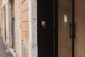 listings.show.sections.photos.alt