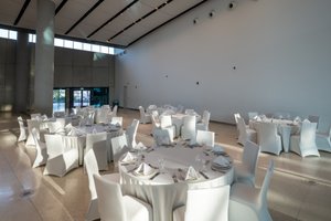 listings.show.sections.photos.alt