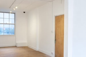 listings.show.sections.photos.alt