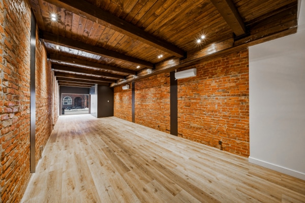 Modern Storefront Space – Perfect for Boutique, Studio, or Creative Brand