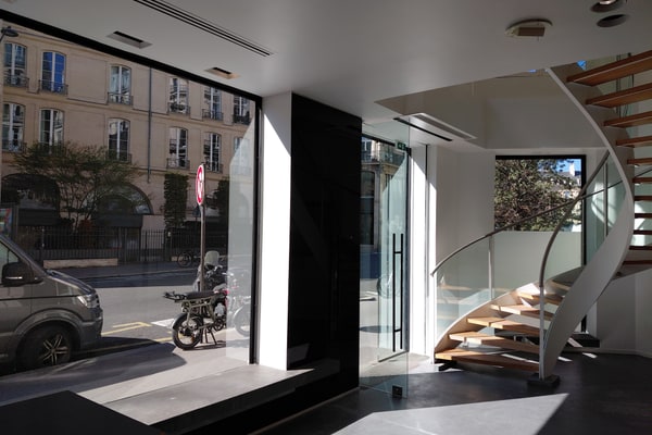 Boutique d'angle de 195 m² pour pop-up store ou showroom, rue Étienne Marcel, Paris