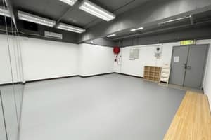 Mirrored Dance and Yoga Studio in Kwai Chung, Open 24 Hours, photo 2