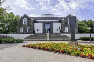 Stone Museum with Sculpture Garden for Receptions in Collegeville, up to 100 Guests, foto 1