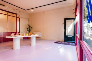 Street-Level Pop-Up Store with Large Windows in Central Amsterdam, 사진 6
