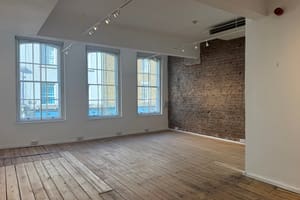 Loft style art gallery in prime Soho, foto 1