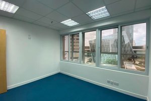 Office unit for rent with view on IFC, photo 2