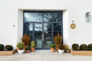 listings.show.sections.photos.alt