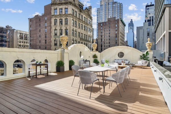 Stunning Rooftop - Views of the Iconic Empire State Building