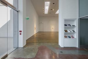 listings.show.sections.photos.alt