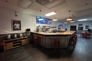 Juice Bar Event Space with Indoor & Outdoor Seating in Douglasville, foto 1